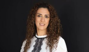 صورةالكاتبة مادلين سارة
