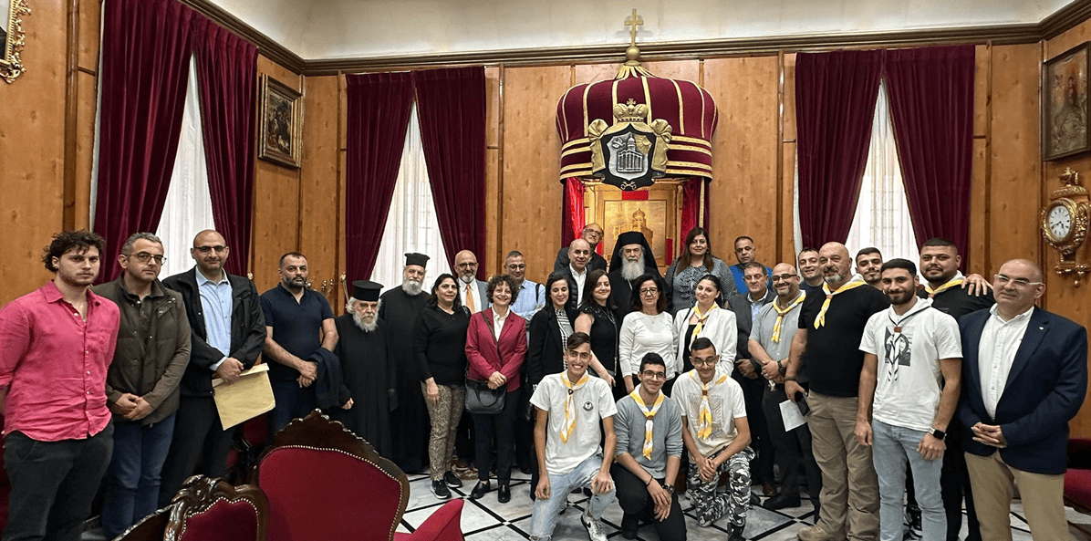 بطريرك الروم الارثوذكس يتوسط وفد النشطاء المقدسيين