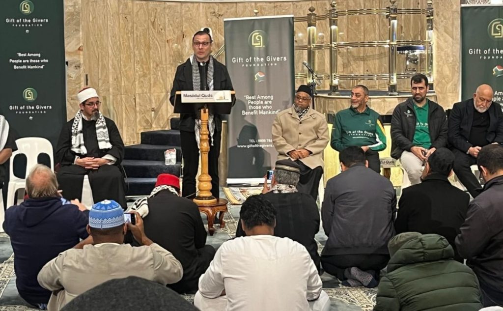 القسيس منذر اسحق في مسجد القدس في جنوب افريقيا