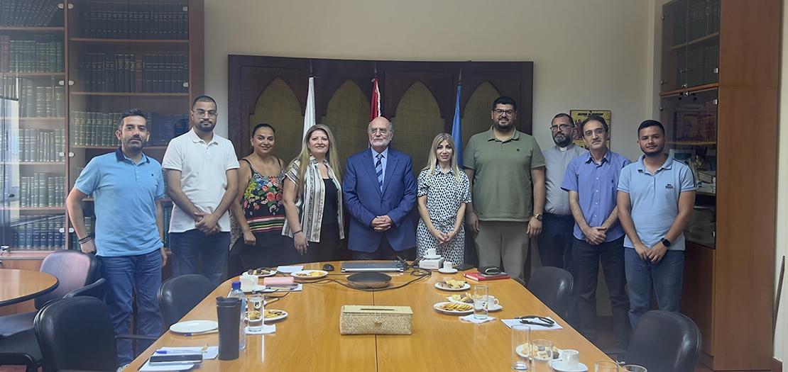 صورة للمحضور الشخصي في بيروت وفي المقال الحضور عبر سكايب