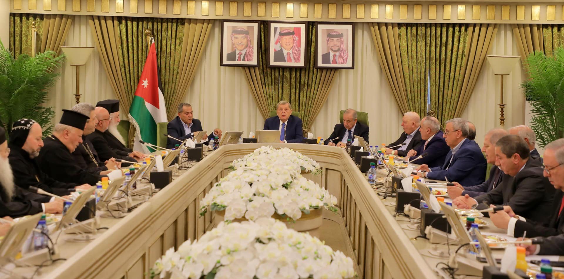 لجنة فلسطين في مجلس الأعيان تستضيف رؤساء الكنائس