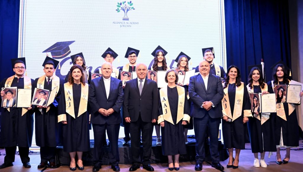 Minister with graduates and leaders of AAJ