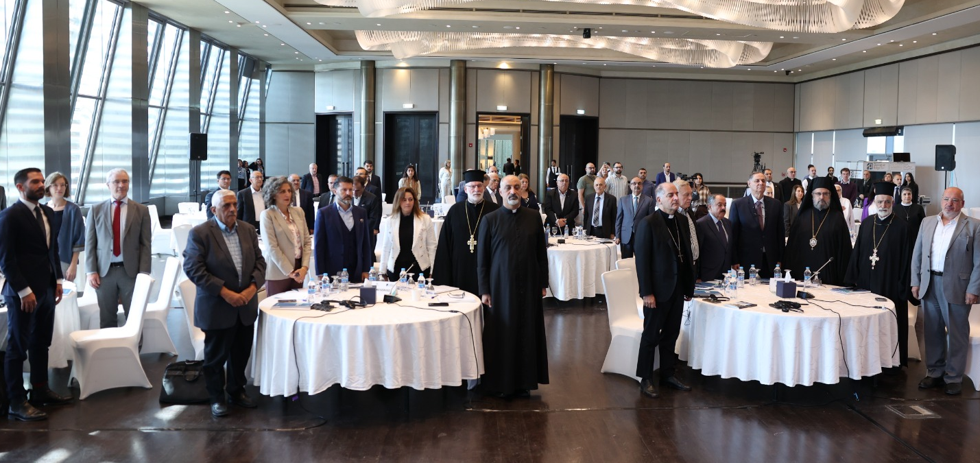 المشاركين في مؤتمر "المسيحيون في الأردن والشرق الأوسط: دورهم في ظل الإصلاحات الداخلية والصراعات الإقليمية".