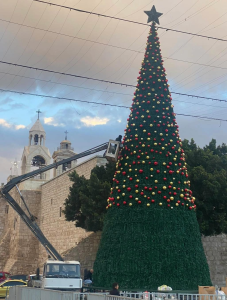 بلدية بيت لحم تعمل على تزيد الشجرة للإضاءة الرسمية السبت 6-12