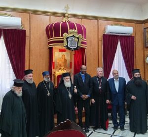 امين عام مجلس الكنائس العالمي مع رؤساء الكنائس في القدس