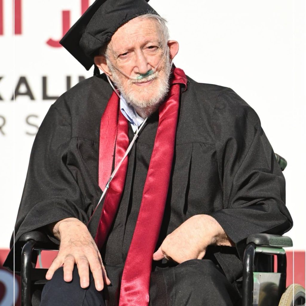 الفنان سليمان منصور